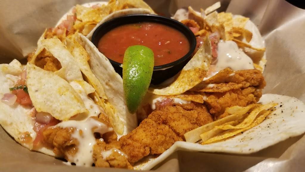 Buffalo Wild Wings | meal takeaway | 20110 E Jackson Dr, Independence, MO 64057, USA | 8167956200 OR +1 816-795-6200