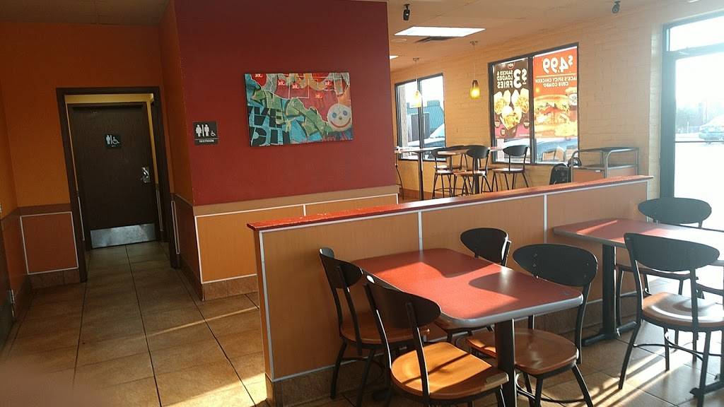 Jack in the Box | restaurant | 1619 Bandera Rd, San Antonio, TX 78228, USA | 2104339714 OR +1 210-433-9714
