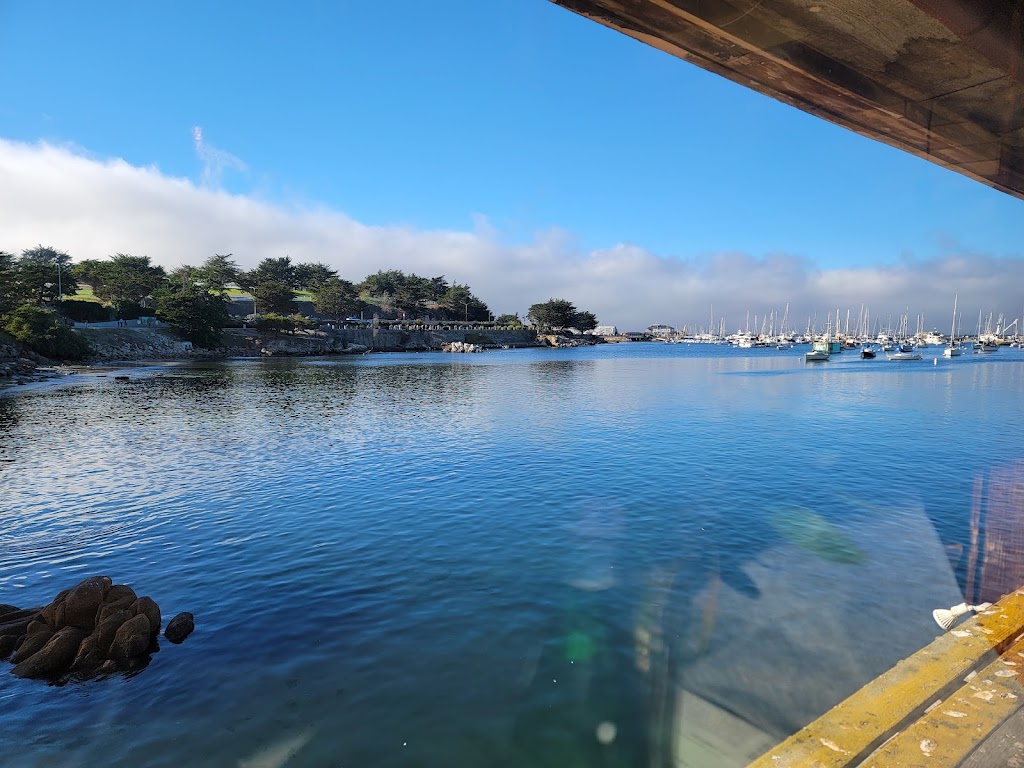 Crabby Jims seafood | restaurant | 25 Fishermans Wharf, Monterey, CA 93940, USA | 8313722064 OR +1 831-372-2064