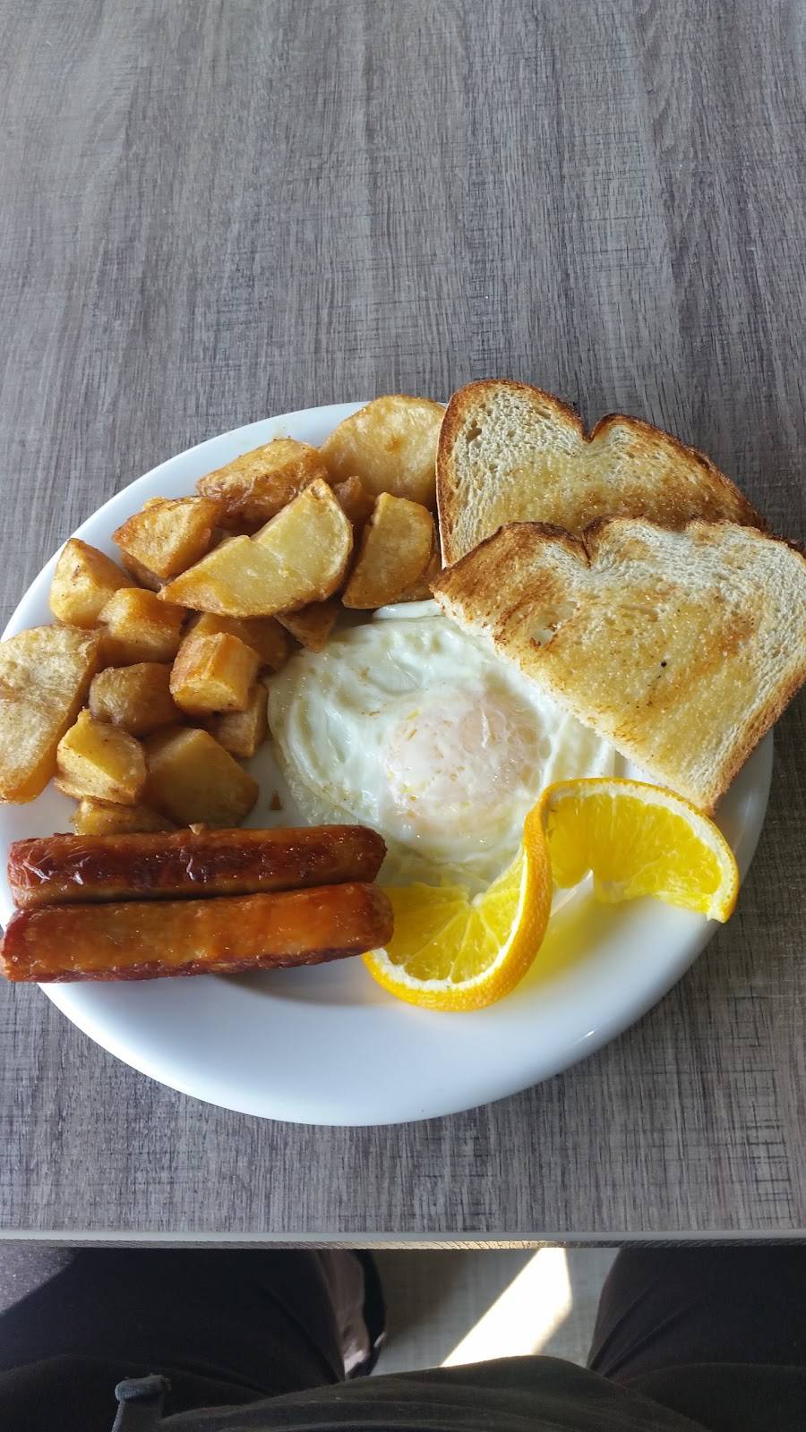 The Vaughan City Grill | restaurant | 211 Marycroft Ave #4A, Woodbridge, ON L4L 5X9, Canada | 9058566122 OR +1 905-856-6122