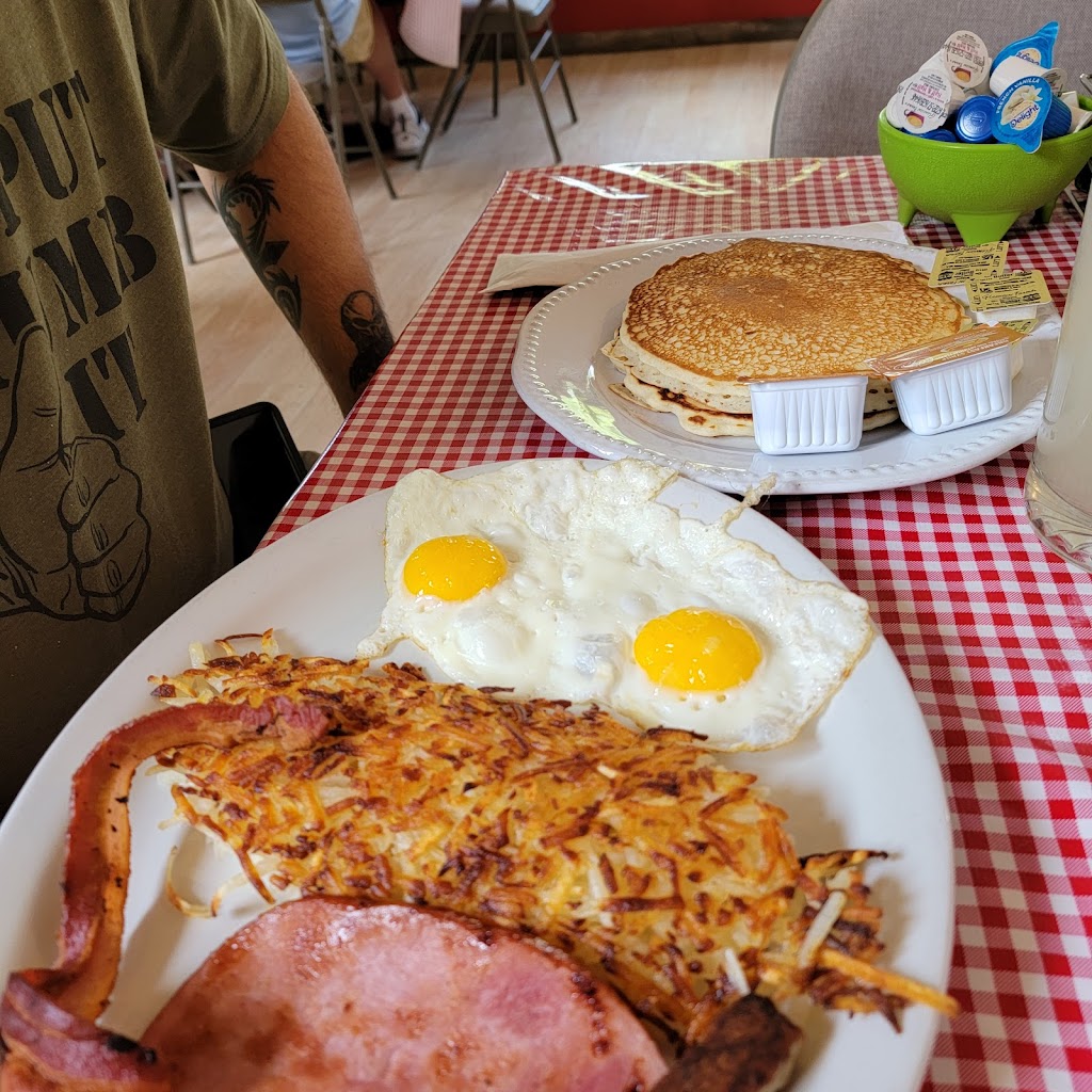 Tinas Family Cafe | cafe | 501 Walsen Ave, Walsenburg, CO 81089, USA | 7197382030 OR +1 719-738-2030