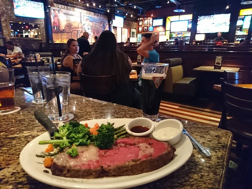 BJs Restaurant & Brewhouse | restaurant | 4270 N Oracle Rd, Tucson, AZ 85705, USA | 5206901900 OR +1 520-690-1900