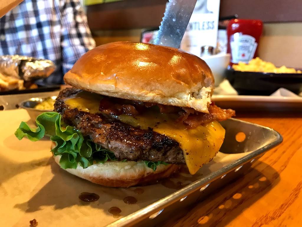 Chilis Grill & Bar | meal takeaway | 8376 La Palma Ave, Buena Park, CA 90620, USA | 7142529050 OR +1 714-252-9050