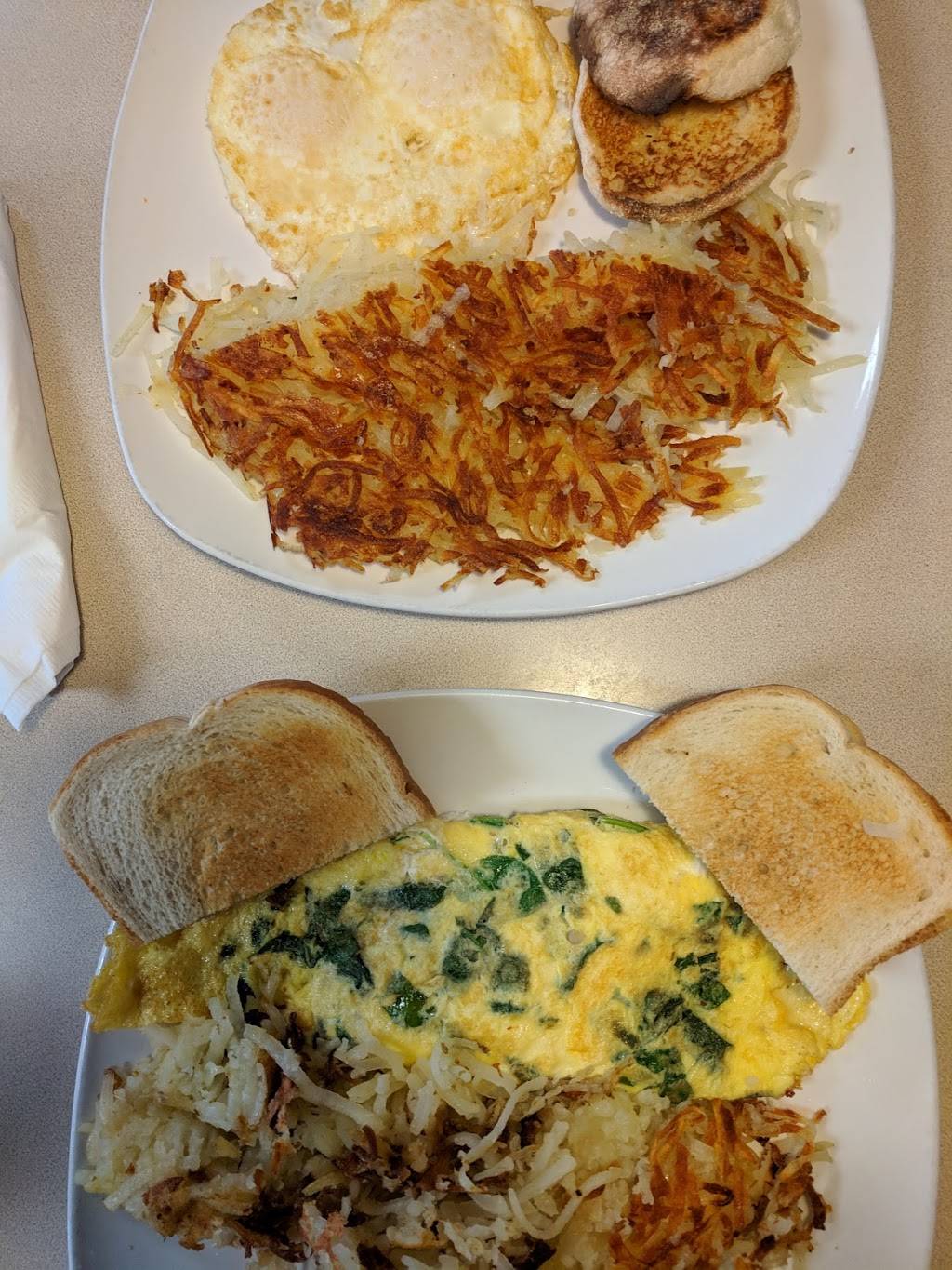 Pelican Cafe | restaurant | 2825 Gratiot Blvd, Marysville, MI 48040, USA | 8103646383 OR +1 810-364-6383