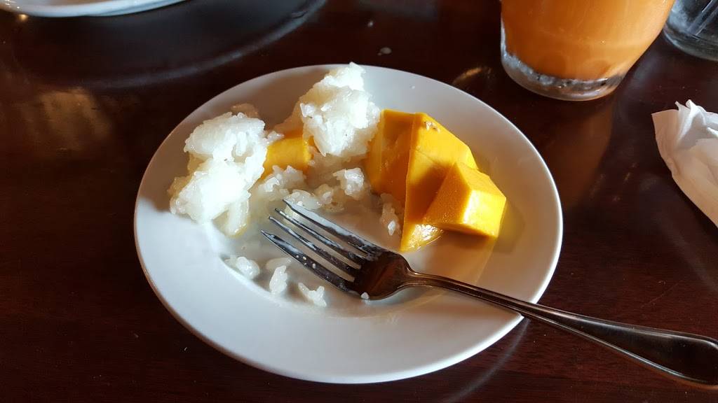 Mom Can Cook Thai Kitchen | restaurant | 18358 Soledad Canyon Rd, Santa Clarita, CA 91387, USA | 6612518103 OR +1 661-251-8103