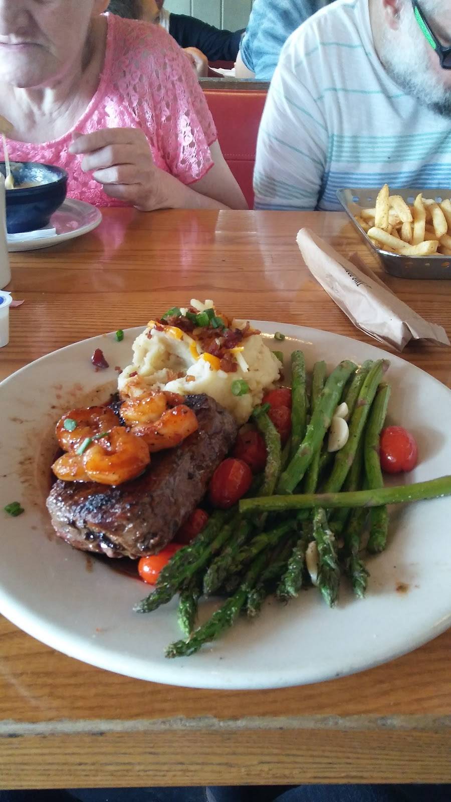 Chilis Grill & Bar | meal takeaway | 40584 US-19, Tarpon Springs, FL 34689, USA | 7279374822 OR +1 727-937-4822