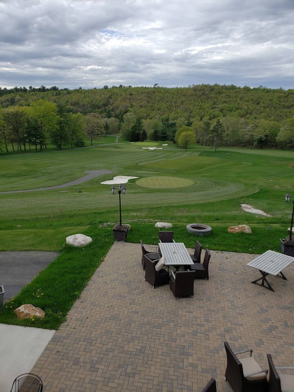 Blue Shamrock Golf Club | restaurant | 2230 Fireline Rd, Palmerton, PA 18071, USA | 6108262504 OR +1 610-826-2504