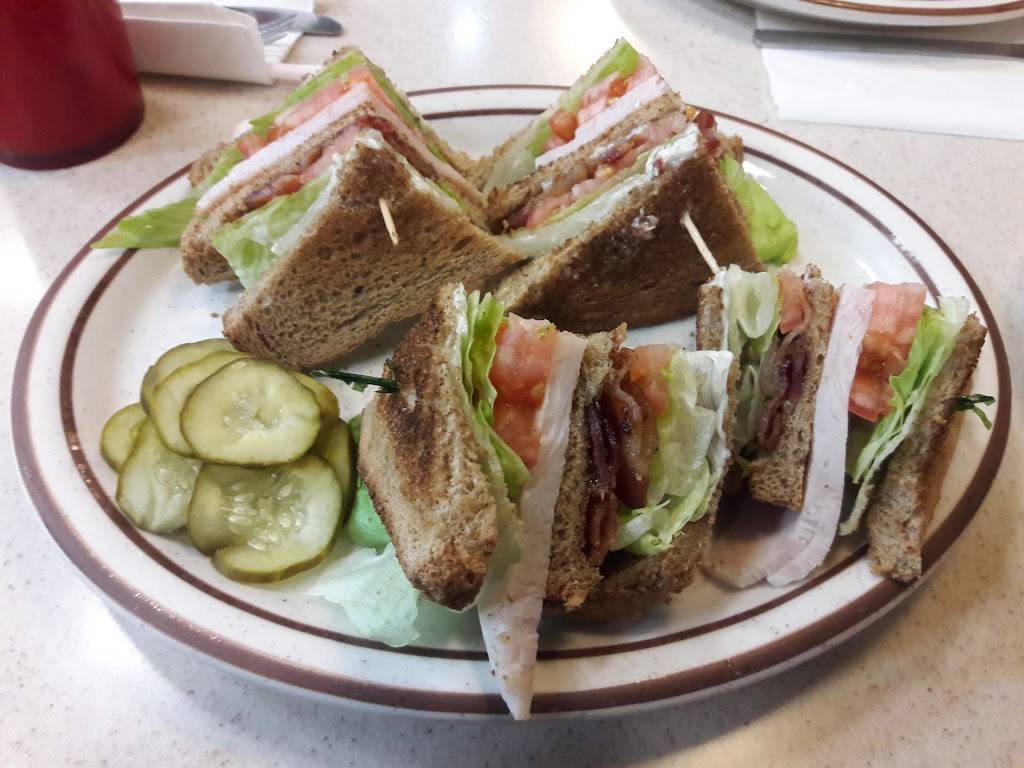 Leos Coney Island | restaurant | Genoa Township, 4380 Grand River Ave, Howell, MI 48843, USA | 5175489480 OR +1 517-548-9480