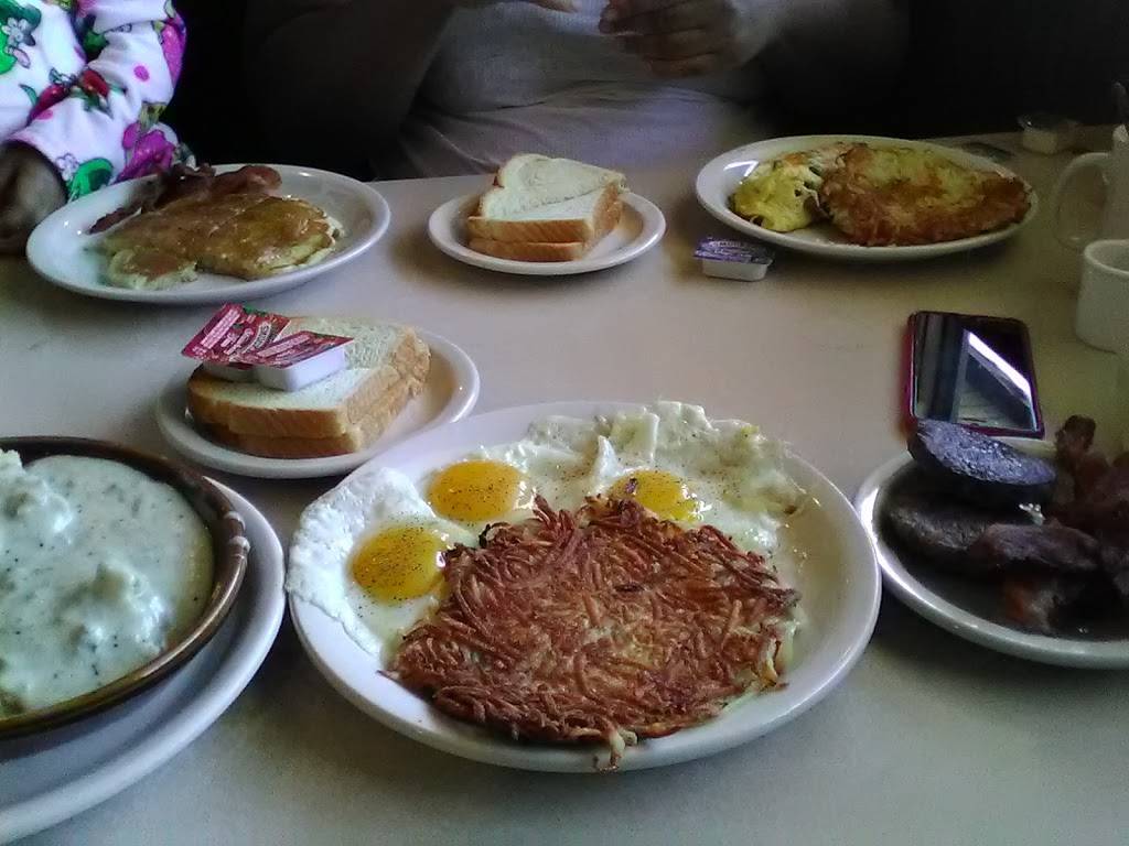 Gebbys Family Restaurant | restaurant | 726 E War Memorial Dr, Peoria Heights, IL 61616, USA | 3096857811 OR +1 309-685-7811