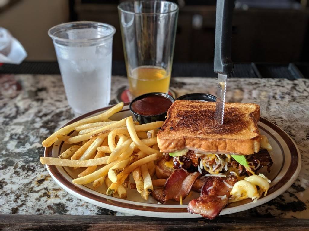 Prescott Roadhouse | restaurant | 127 Broad St, Prescott, WI 54021, USA | 7152622282 OR +1 715-262-2282