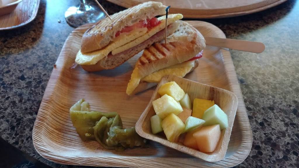 The Holy Grail | restaurant | 140 Montecillo Boulevard 2nd floor, El Paso, TX 79912, USA | 9155812035 OR +1 915-581-2035