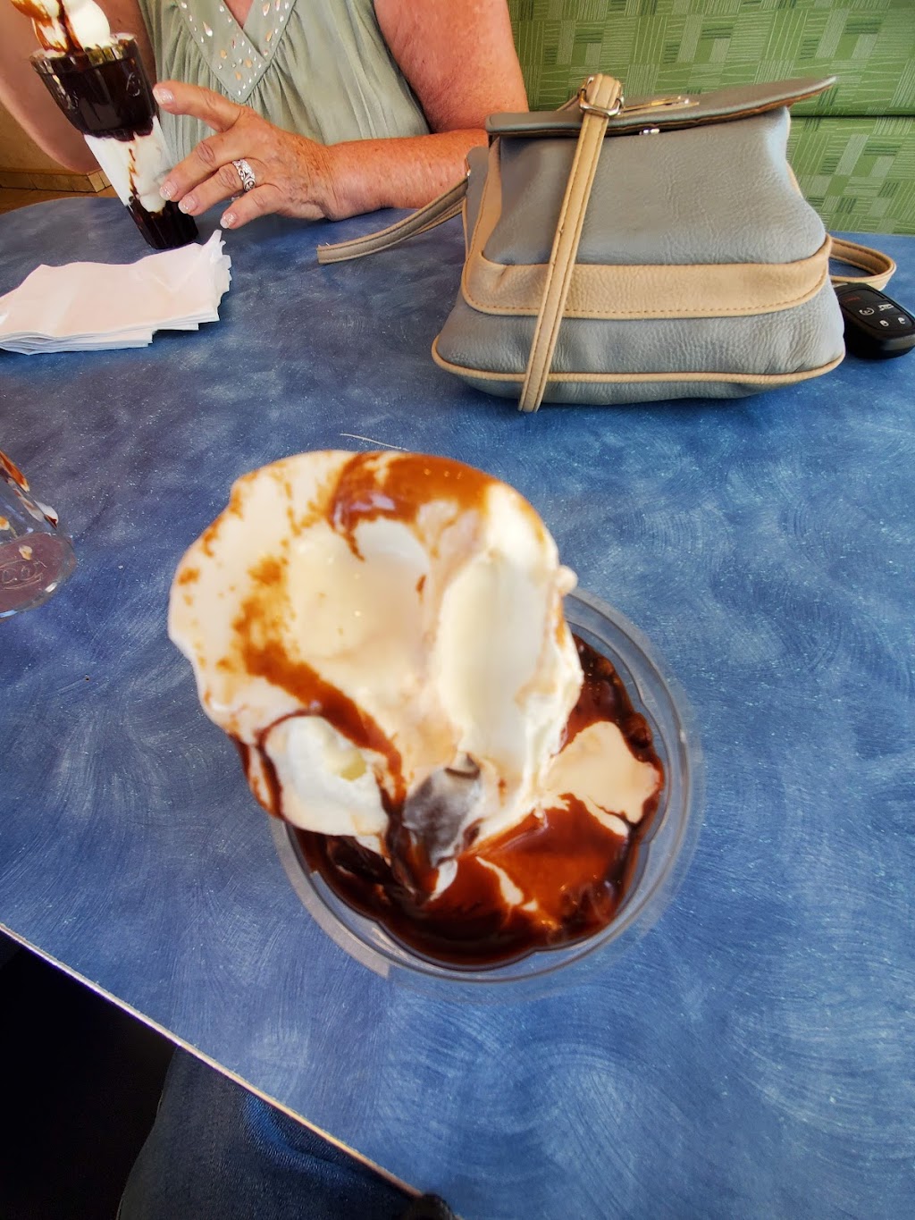 Dairy Queen Store | restaurant | 2170 W River Rd, Tucson, AZ 85741, USA | 5202938198 OR +1 520-293-8198