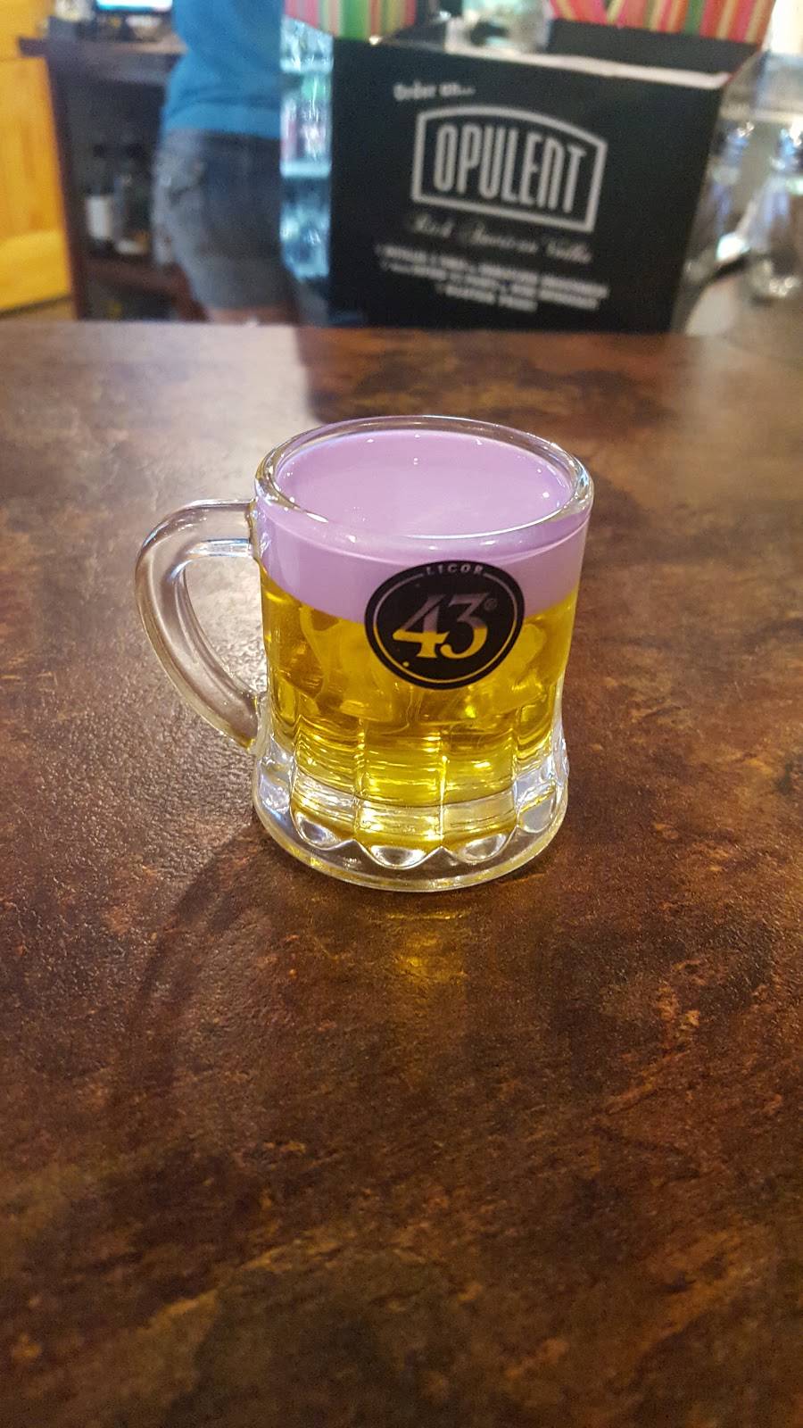 Rudolphs Redneck Roost | restaurant | 530 Main St, Holdingford, MN 56340, USA | 3202280133 OR +1 320-228-0133