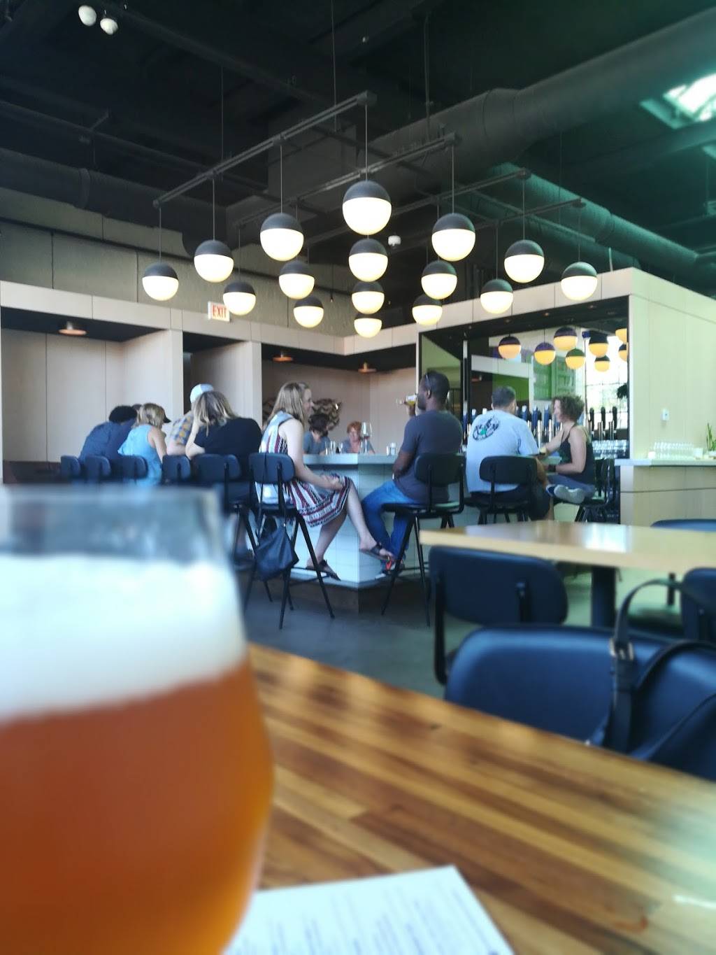 Moody Tongue Brewing Company | restaurant | 2136 S Peoria St, Chicago, IL 60608, USA | 3126005111 OR +1 312-600-5111