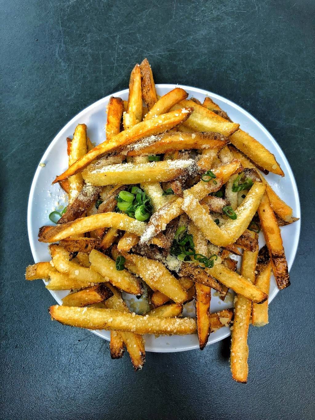 Bernies Burger Bus | restaurant | 2643 Commercial Center Blvd #320, Katy, TX 77494, USA | 2813949006 OR +1 281-394-9006