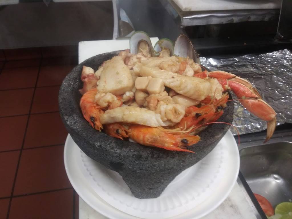 Mariscos Los Compadres | restaurant | 410 Rodriguez St, Watsonville, CA 95076, USA | 8313194528 OR +1 831-319-4528