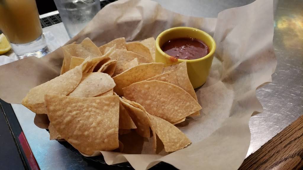 TGI Fridays | restaurant | 18400 Royalton Rd, Strongsville, OH 44136, USA | 4402381299 OR +1 440-238-1299