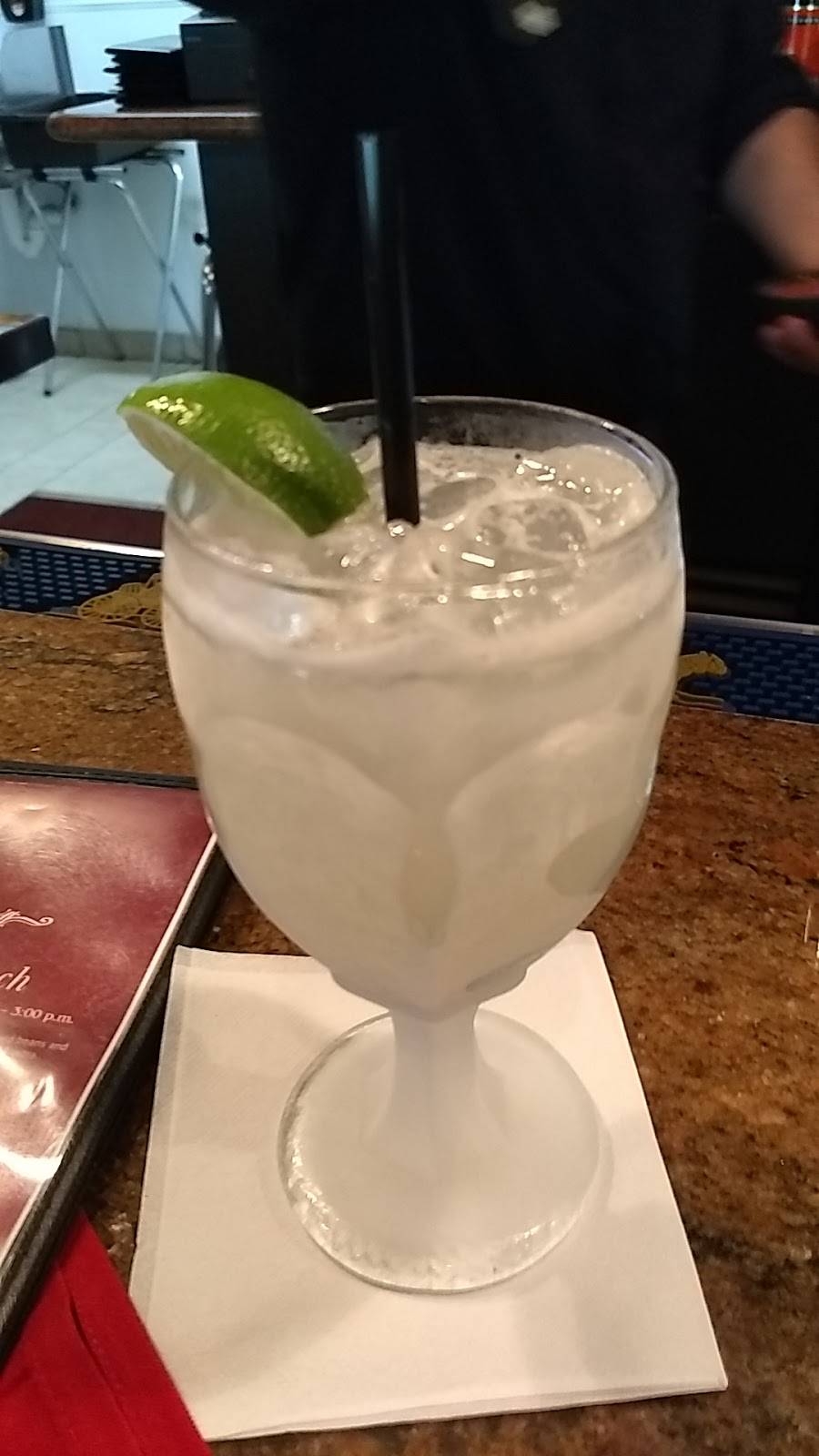 Victors Mexican Grille | restaurant | 8525 Farm to Market 359, Fulshear, TX 77441, USA | 2815330040 OR +1 281-533-0040