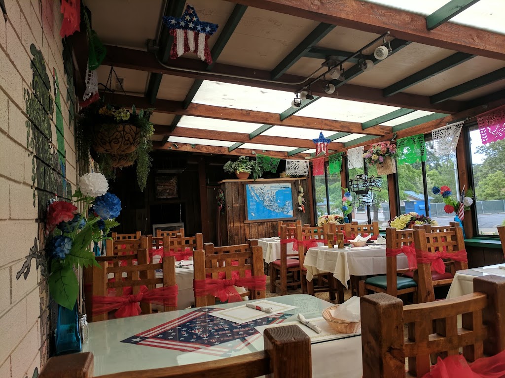 Carlos Restaurante | restaurant | 120 Redwood Hwy, Cave Junction, OR 97523, USA | 5415924553 OR +1 541-592-4553