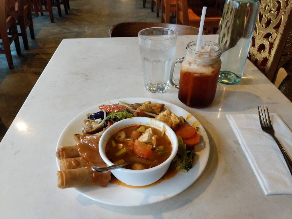 Arayas Place | restaurant | 5240 University Way NE, Seattle, WA 98105, USA | 2065244332 OR +1 206-524-4332