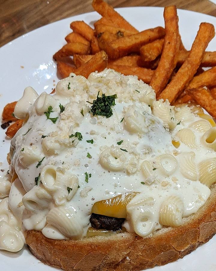 Hy-Vee Market Grille Express | restaurant | 4545 S Noland Rd, Independence, MO 64055, USA | 8163732527 OR +1 816-373-2527