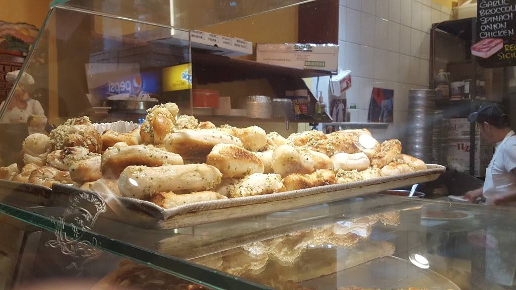 Pregos Pizza | restaurant | 1011 Mace Ave, Bronx, NY 10469, USA | 7184055111 OR +1 718-405-5111