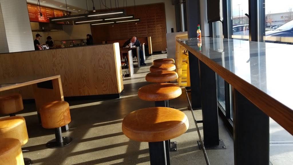 Chipotle Mexican Grill | restaurant | 35 Highland Ave, Seekonk, MA 02771, USA | 5083431000 OR +1 508-343-1000