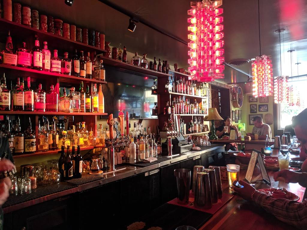 Hulas Island Grill | restaurant | 221 Cathcart St, Santa Cruz, CA 95060, USA | 8314264852 OR +1 831-426-4852