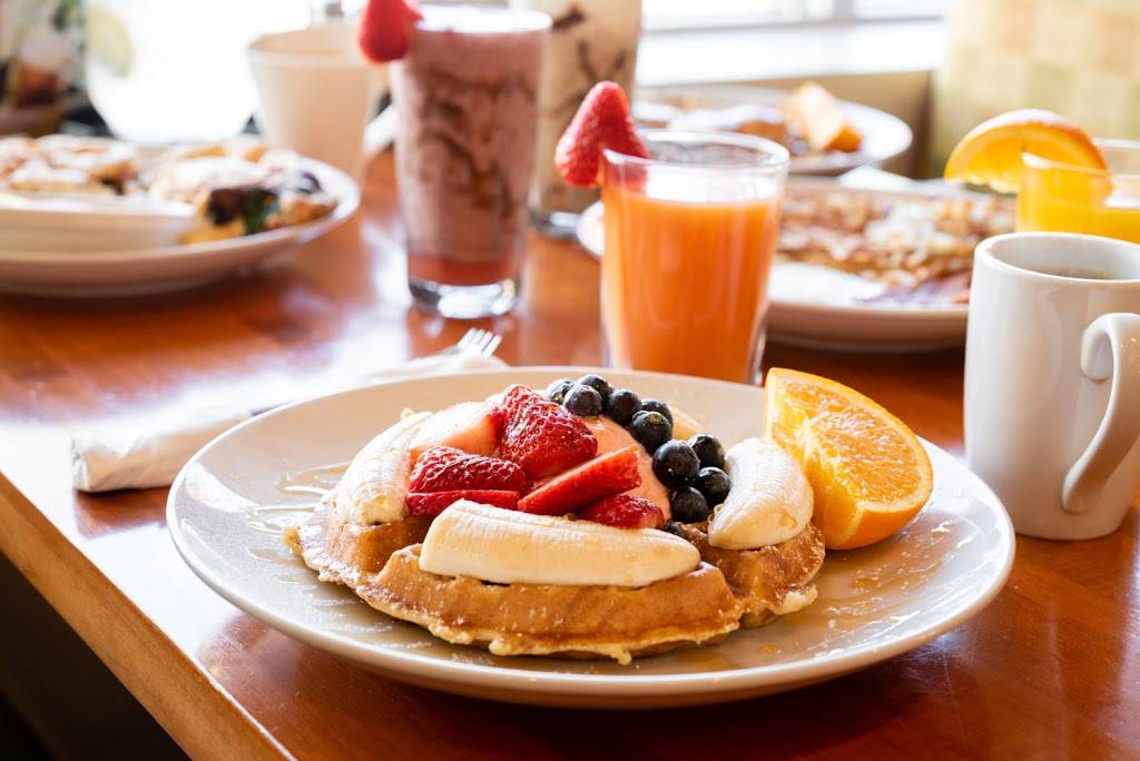 Eggsperience Pancakes & Cafe | restaurant | 3233 N Broadway, Chicago, IL 60657, USA | 7739048802 OR +1 773-904-8802