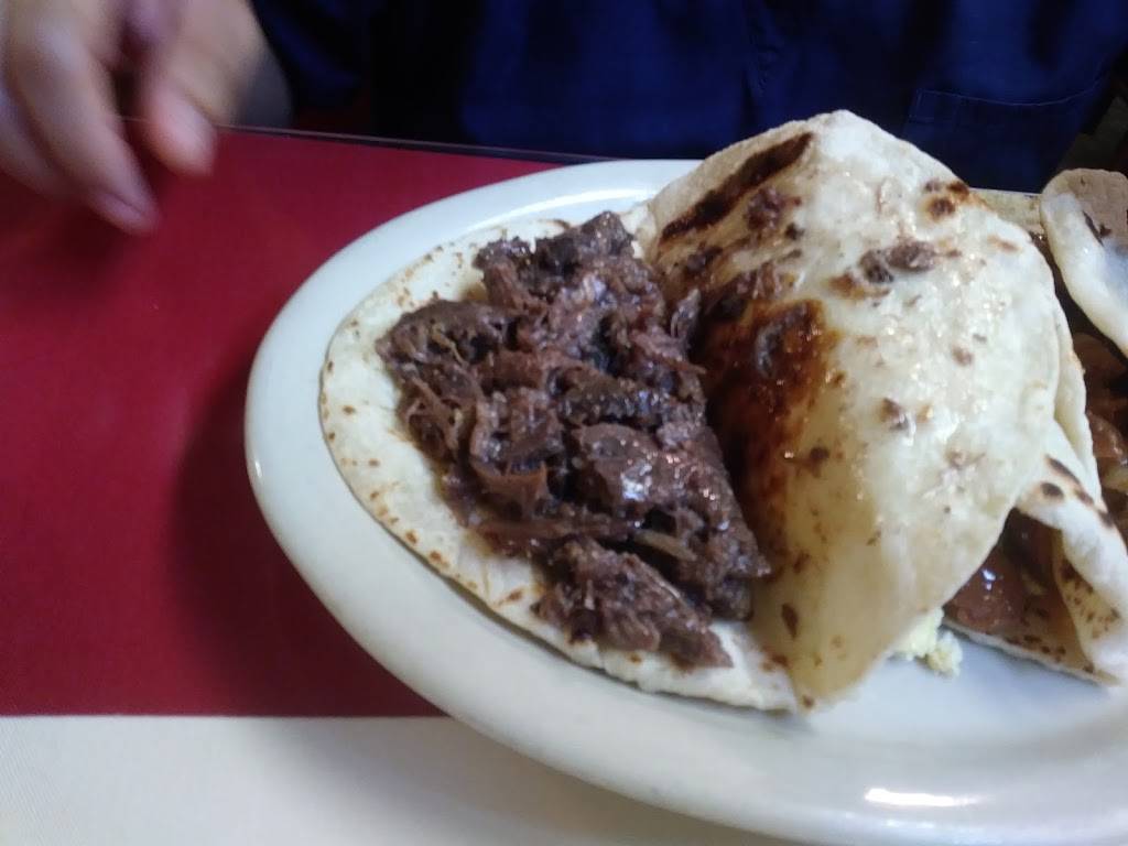 Leticias Mexican Restaurant | restaurant | 1922 N Zarzamora St, San Antonio, TX 78201, USA | 2107371134 OR +1 210-737-1134