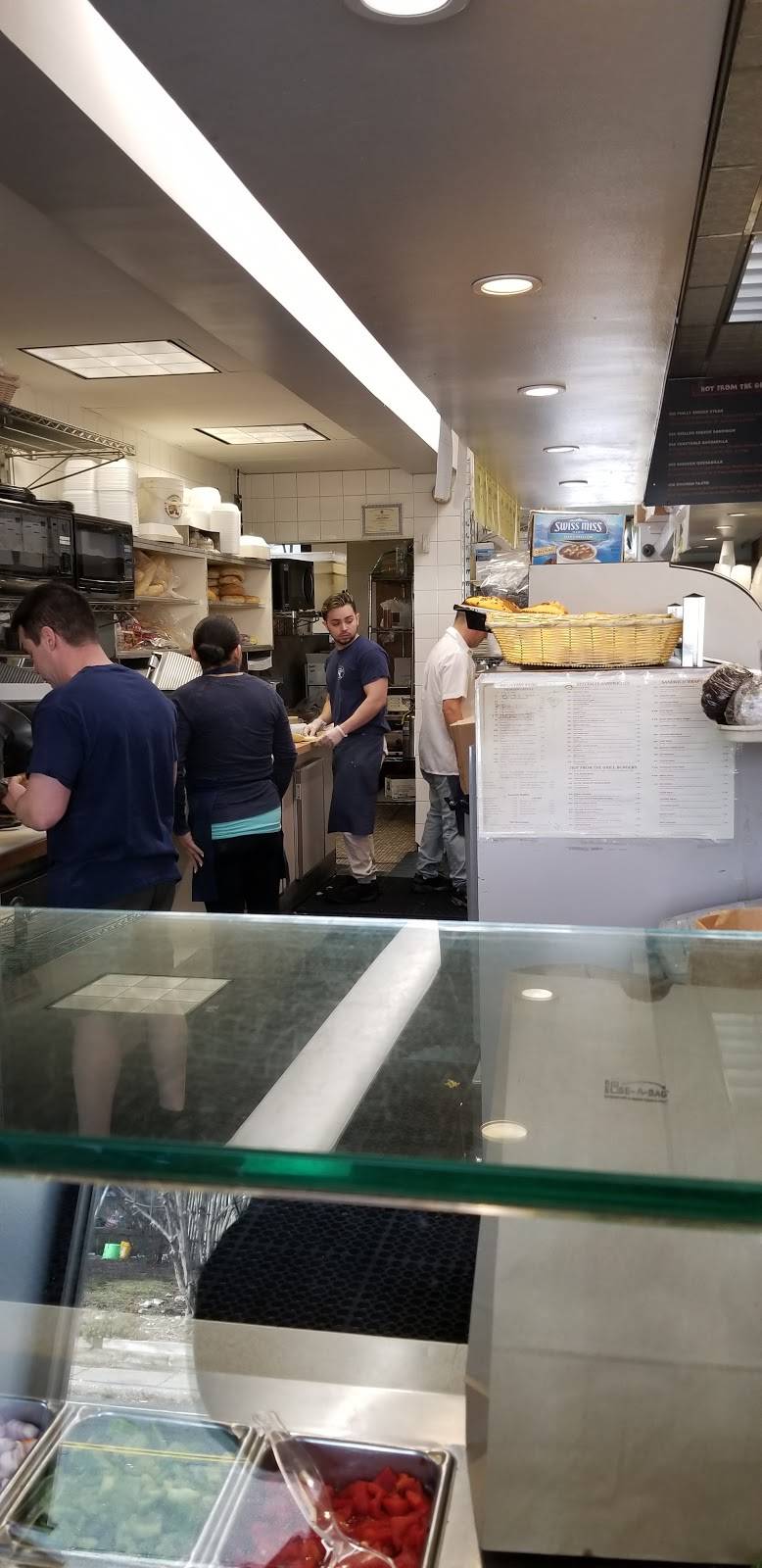 Petes Deli | bakery | 800 Main St, Farmingdale, NY 11735, USA | 5166944616 OR +1 516-694-4616