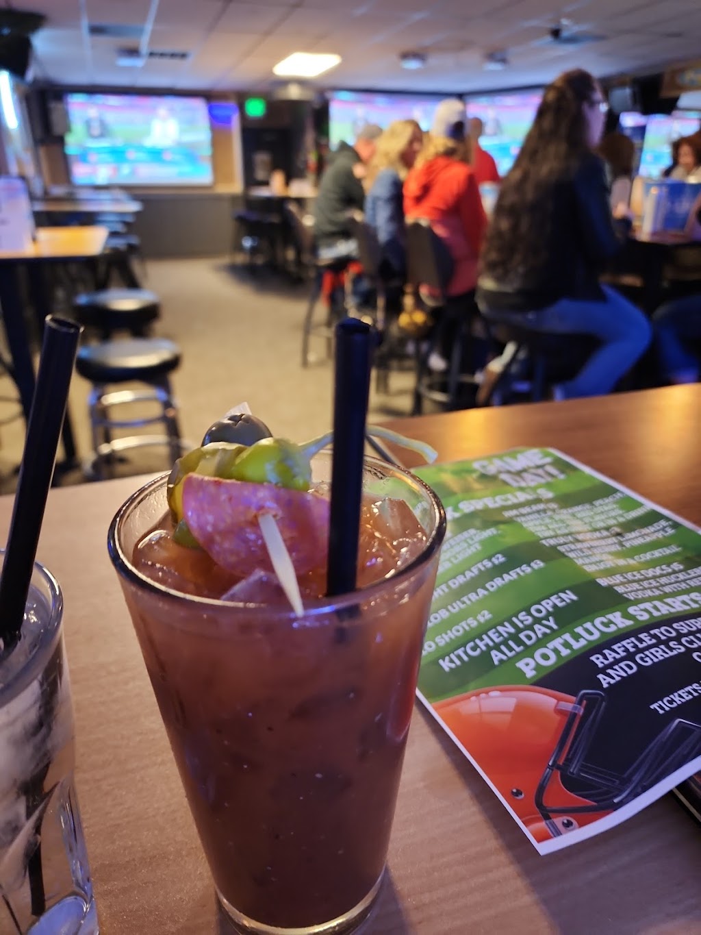 Getaway Bar & Grill | restaurant | 512 12th Ave Rd, Nampa, ID 83686, USA | 2084675739 OR +1 208-467-5739