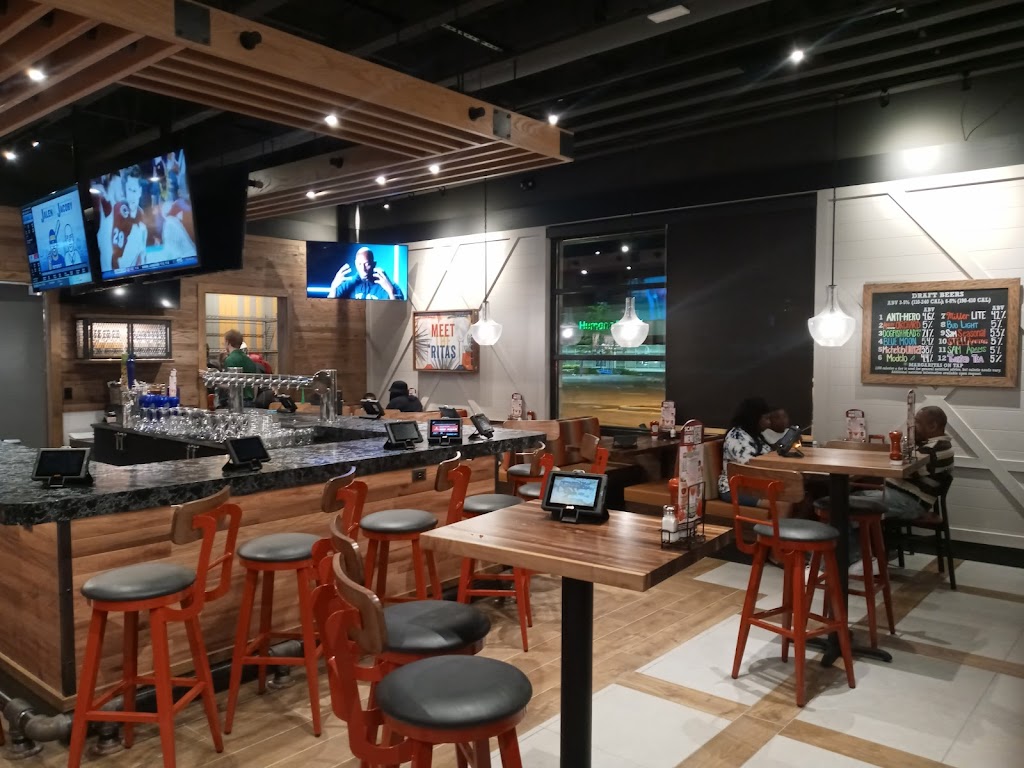 Chilis Grill & Bar | restaurant | 2401 W 95th St, Evergreen Park, IL 60805, USA | 7087653021 OR +1 708-765-3021