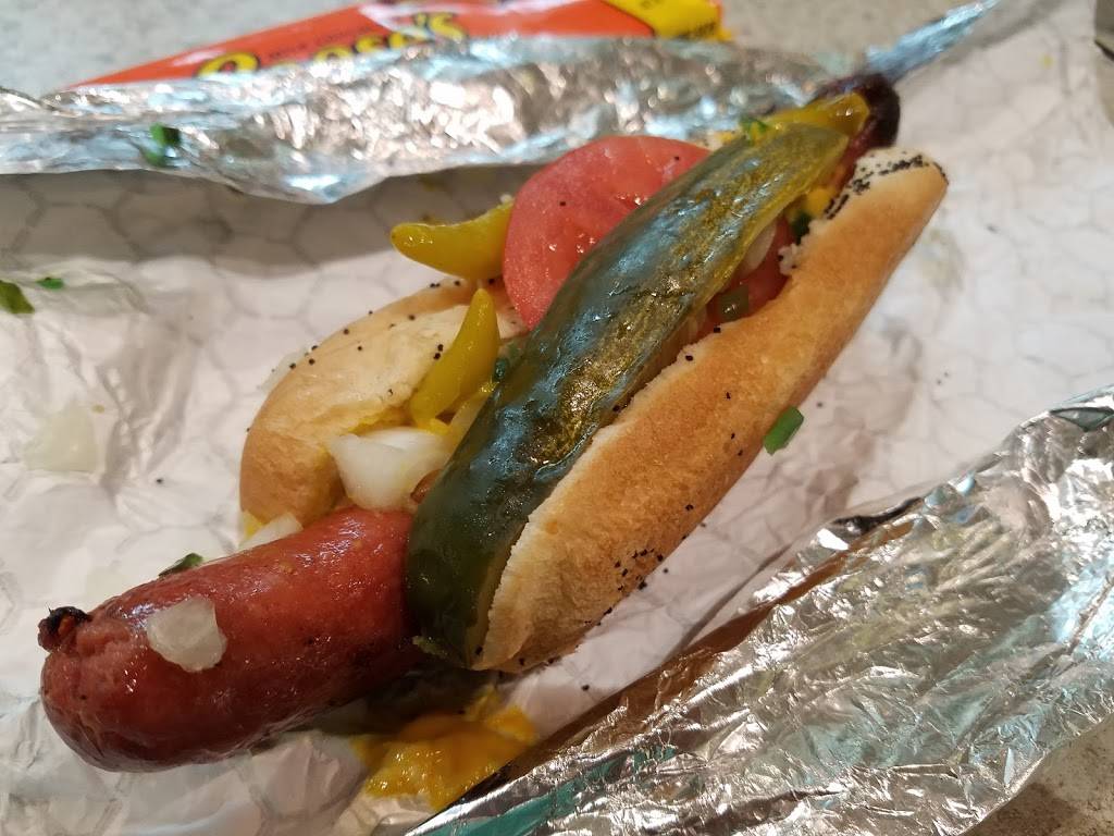 Gold Coast Dogs | restaurant | 5757 S Cicero Ave, Chicago, IL 60638, USA | 7737356789 OR +1 773-735-6789