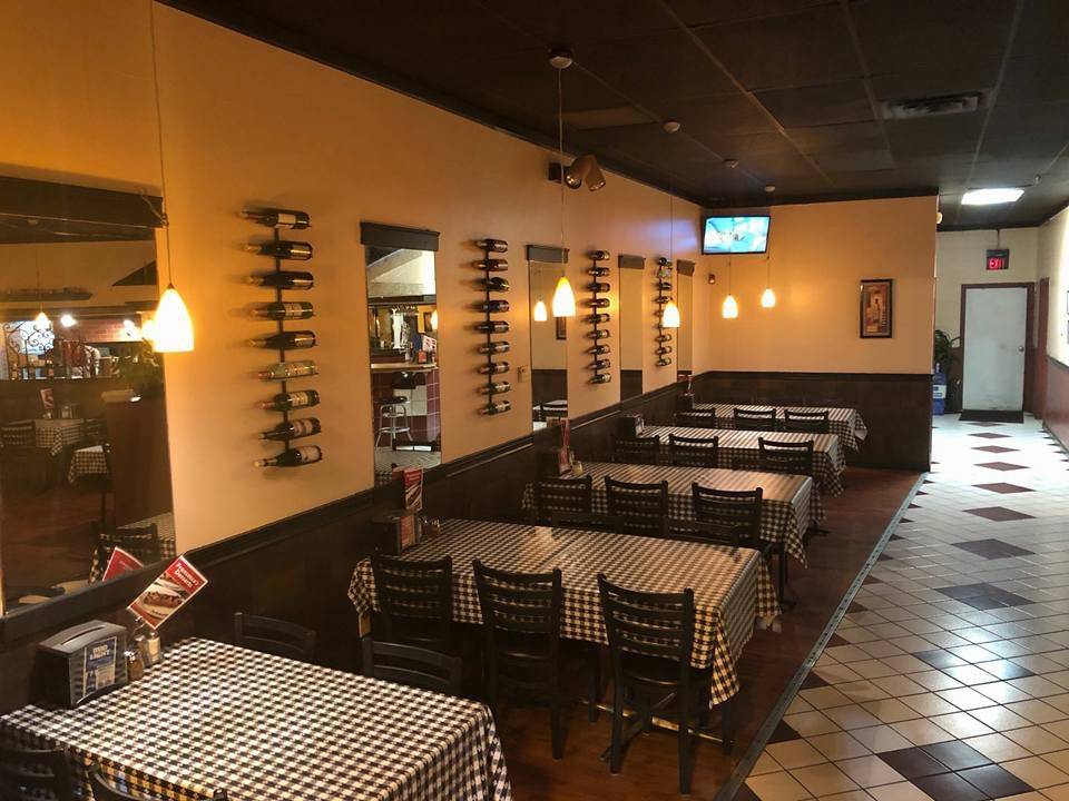 Francesco’s | restaurant | 1751 Harmony Square, Harrisonburg, VA 22801, USA | 5404427174 OR +1 540-442-7174