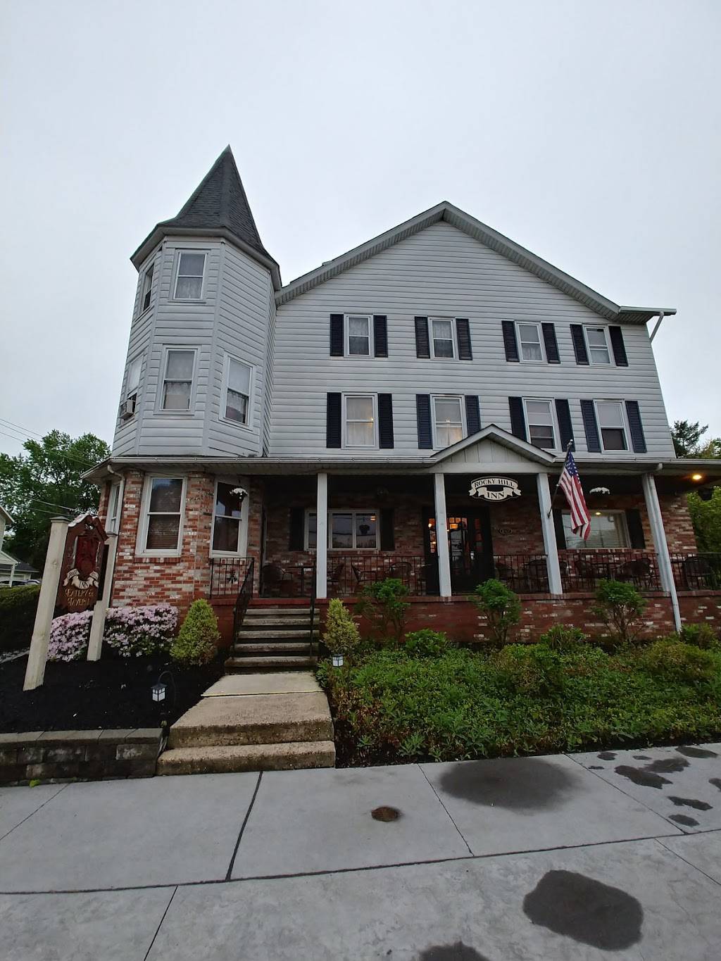 Historic Rocky Hill Inn & Tavern | restaurant | 137 Washington St, Rocky Hill, NJ 08553, USA | 6096838930 OR +1 609-683-8930