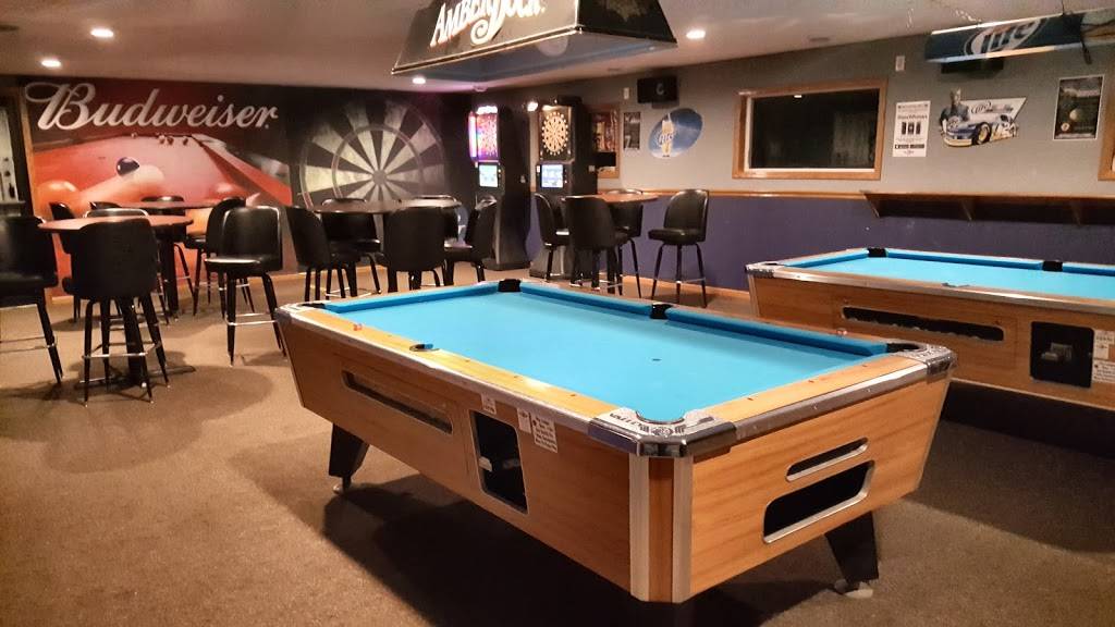 MDs Downtown Bar & Grill | restaurant | 351 1st St, Roscoe, MN 56371, USA | 3205975353 OR +1 320-597-5353