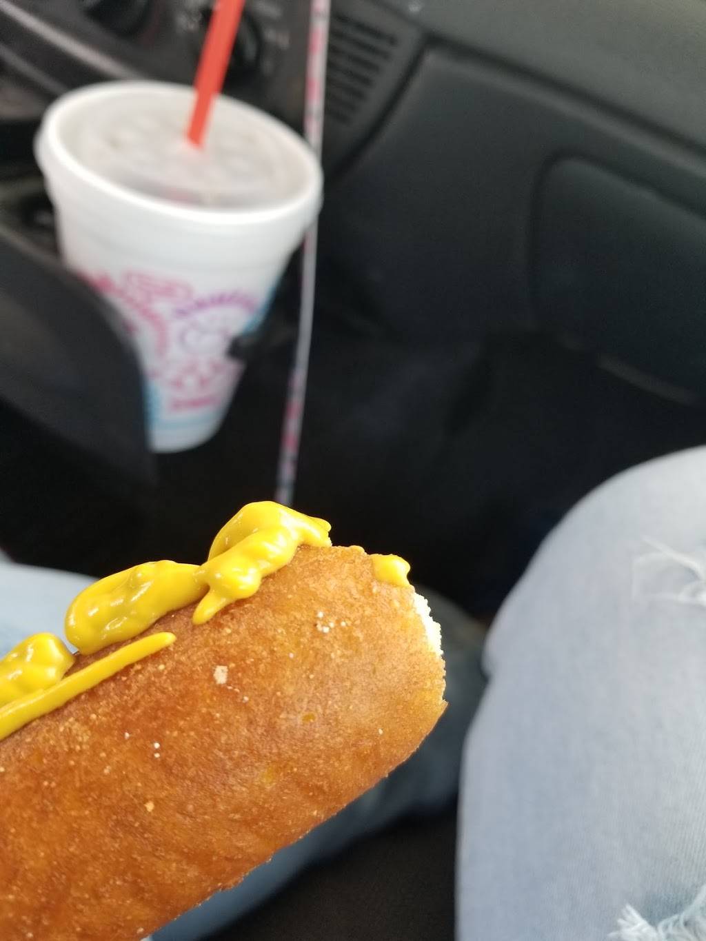 Sonic Drive-In | restaurant | 11110 Midlothian Turnpike, Richmond, VA 23235, USA | 8043790451 OR +1 804-379-0451