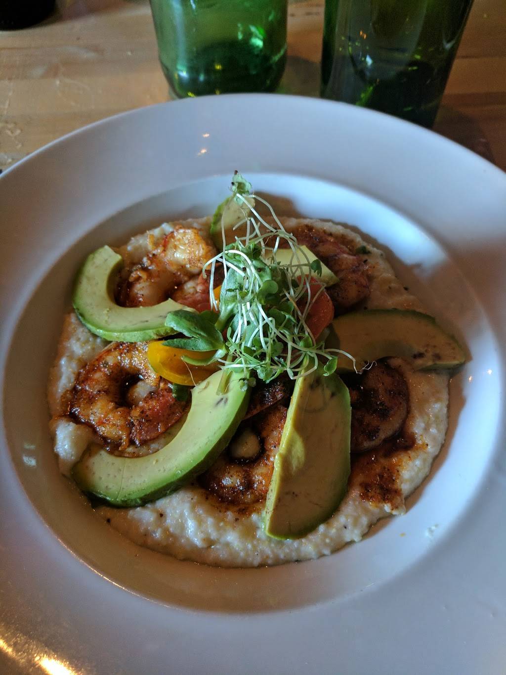 Louies Wine Dive | restaurant | 7100 Wornall Rd, Kansas City, MO 64114, USA | 8165695097 OR +1 816-569-5097