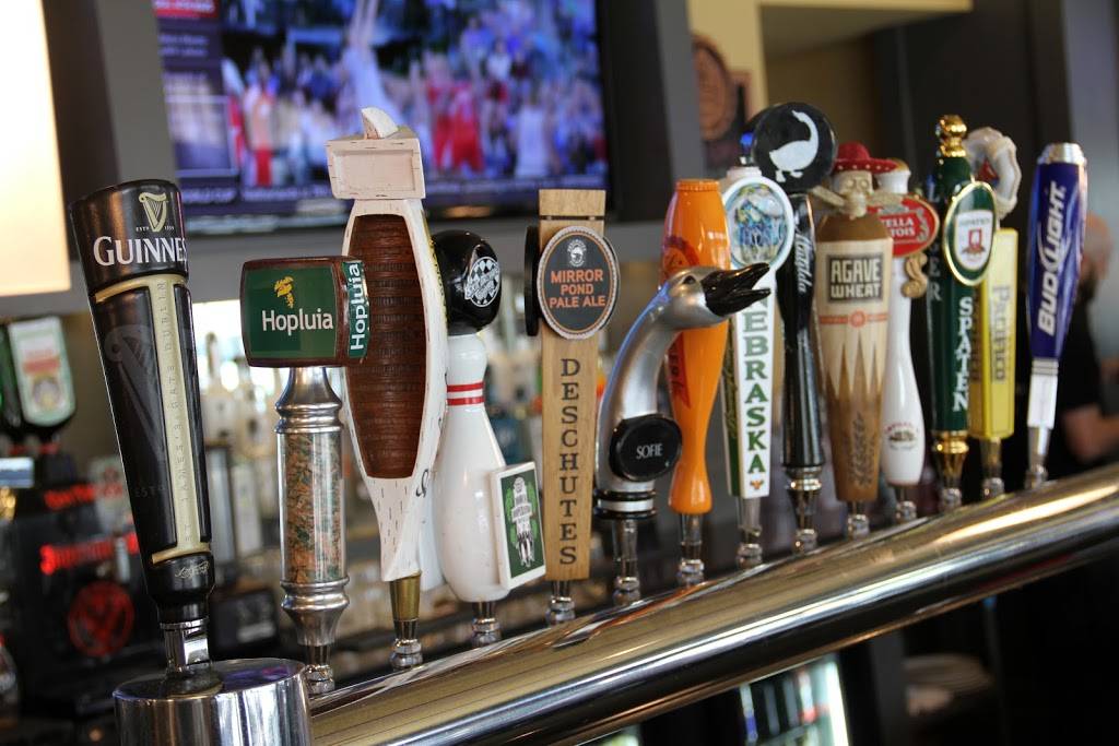 Varsity Sports Cafe and Roman Coin Pizza - Dundee | restaurant | 4900 Dodge St, Omaha, NE 68132, USA | 4029349439 OR +1 402-934-9439