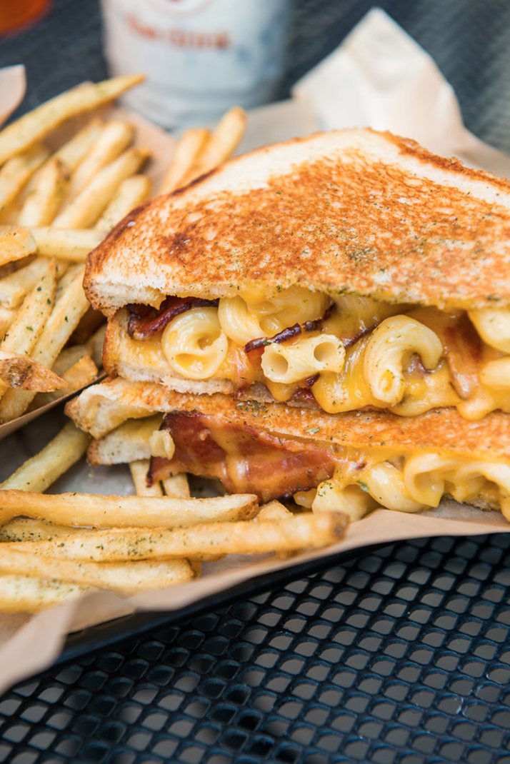 The Melt Irvine Spectrum | restaurant | 665 Spectrum Center Dr, Irvine, CA 92618, USA | 9499546621 OR +1 949-954-6621