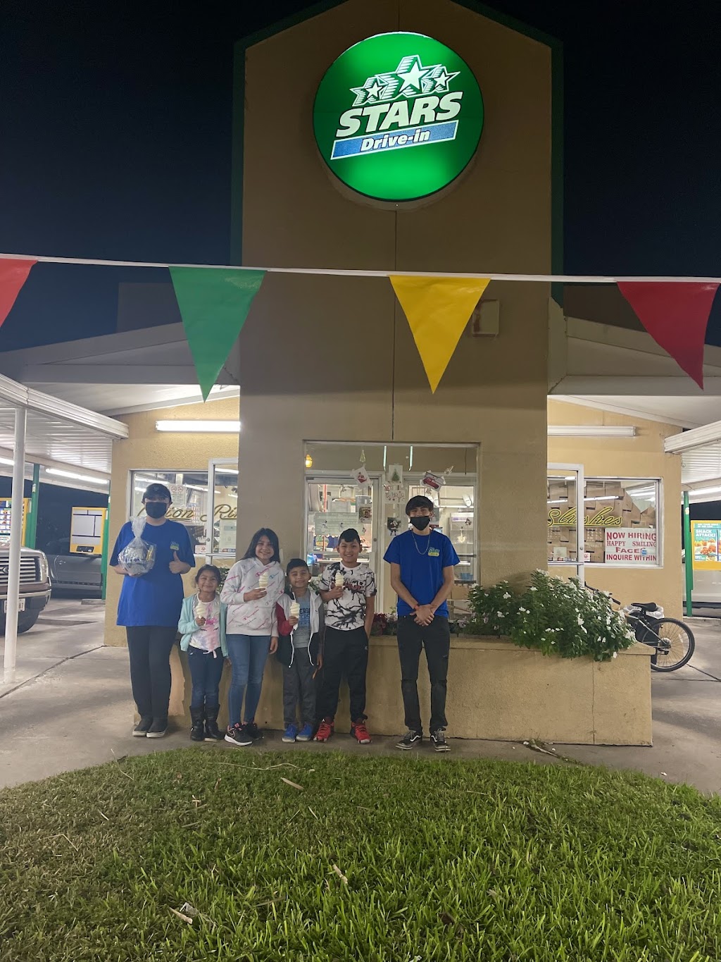 Stars Drive-in | restaurant | 510 S Texas Ave, Mercedes, TX 78570, USA | 9565655241 OR +1 956-565-5241