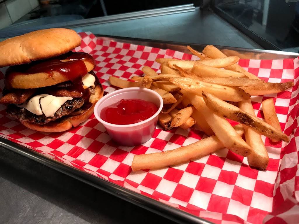 The Gas and Oil Grill | restaurant | Glenwood Shopping Plaza, Oneida, NY 13421, USA | 3153619900 OR +1 315-361-9900