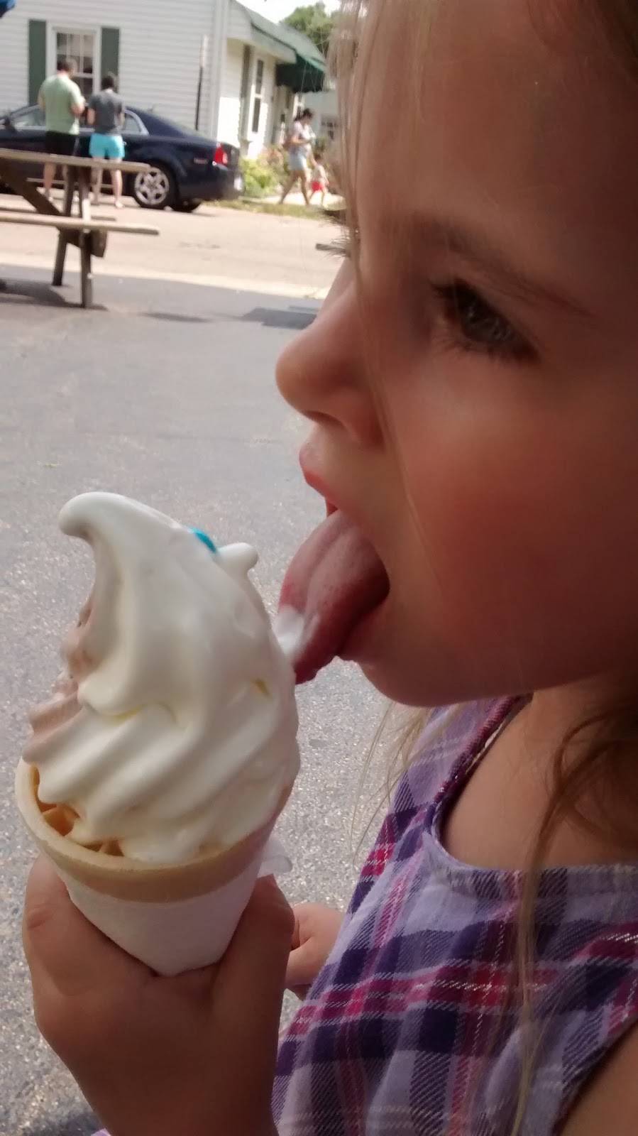 K&W Drive-In | restaurant | 450 S Main St, Springboro, OH 45066, USA | 9377481621 OR +1 937-748-1621