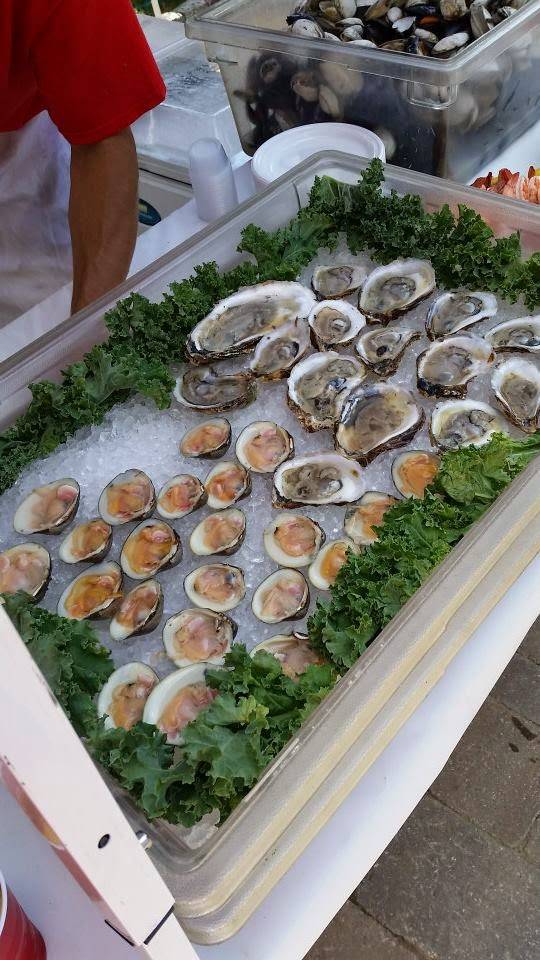 Ubertis Fish Market | restaurant | 88 Ferry Blvd, Stratford, CT 06615, USA | 2033771429 OR +1 203-377-1429