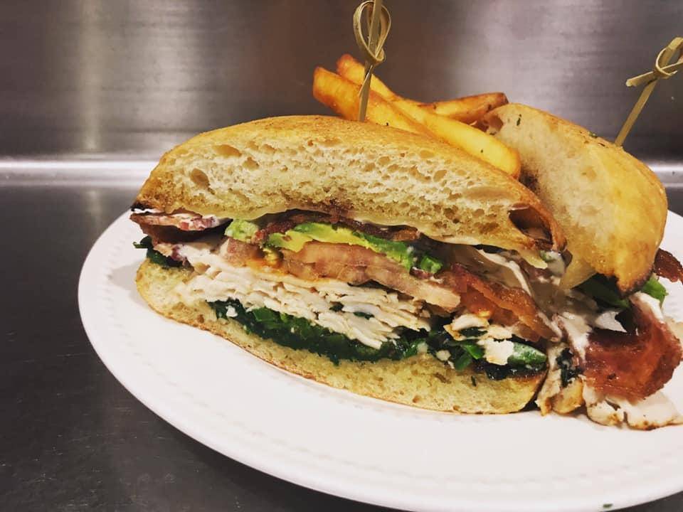 Dine n Dash Pub & Grill | cafe | 1516 S Canyon Way, Colfax, CA 95713, USA | 5303461000 OR +1 530-346-1000