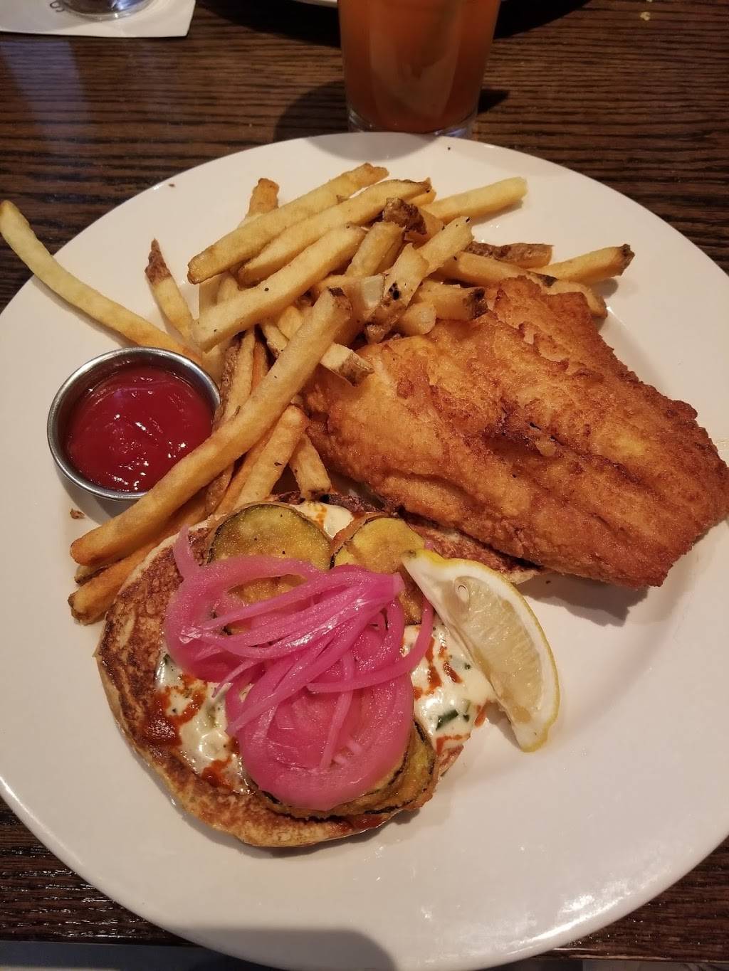 Burtons Grill of Burlington | restaurant | Middlesex Commons, 43 Middlesex Turnpike #10b, Burlington, MA 01803, USA | 7812212281 OR +1 781-221-2281