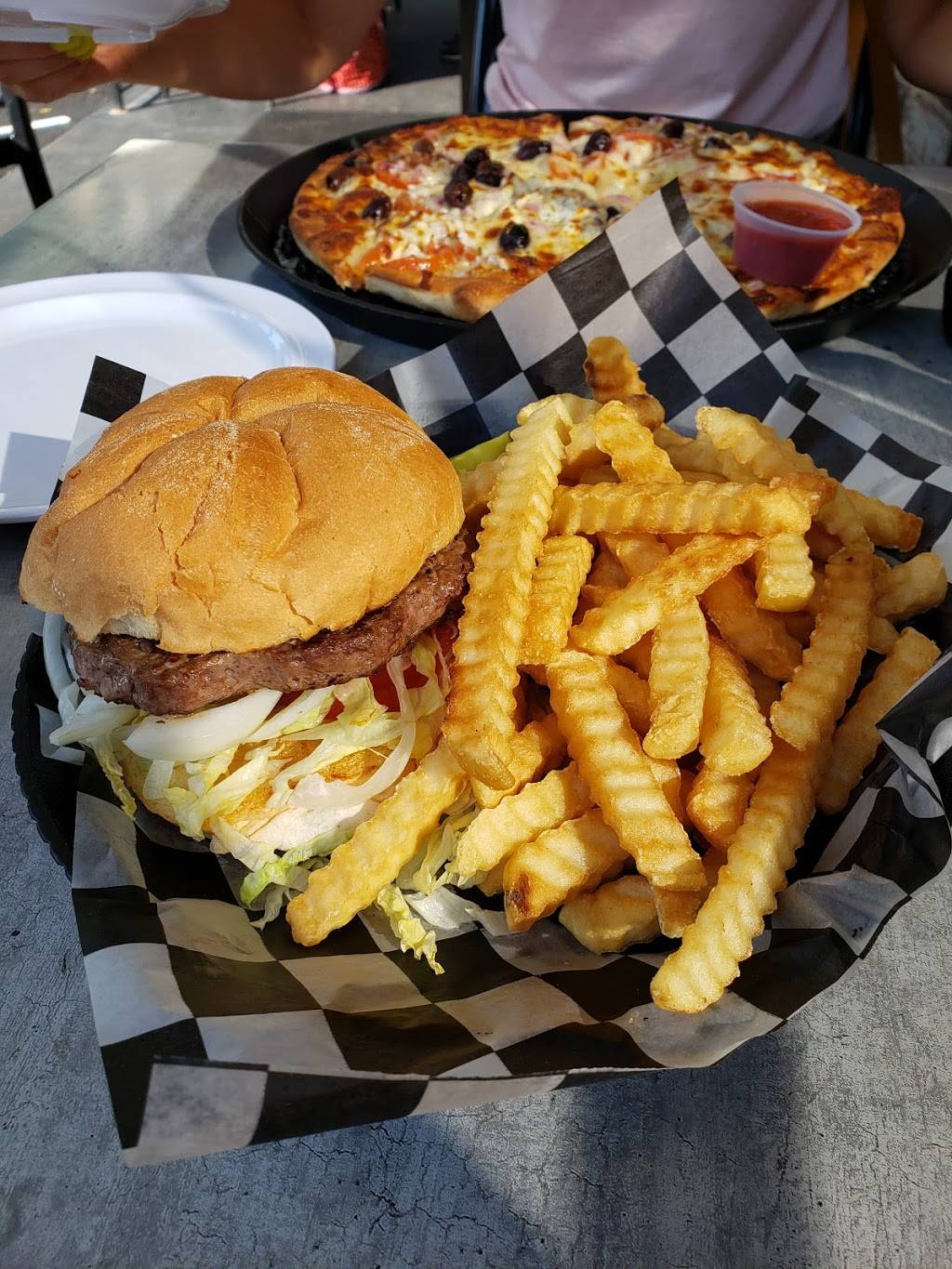 Nikolas Pizza | restaurant | 3302, 38 Memorial Blvd W, Newport, RI 02840, USA | 4018496611 OR +1 401-849-6611