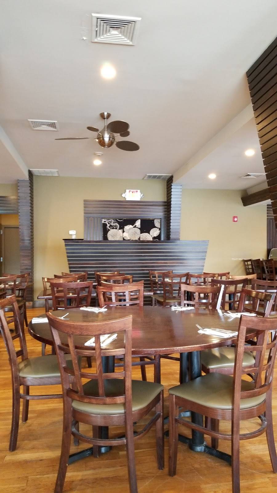 Great Chow | restaurant | 2702, 17 Beale Street, Quincy, MA 02170, USA | 6173281338 OR +1 617-328-1338