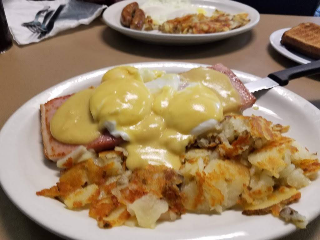 Molly Browns LLC | restaurant | 493 Portage Lakes Drive, Akron, OH 44319, USA | 2343129351 OR +1 234-312-9351